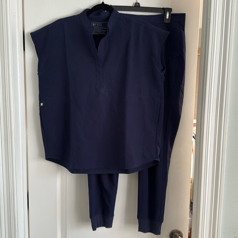 Figs scrub set